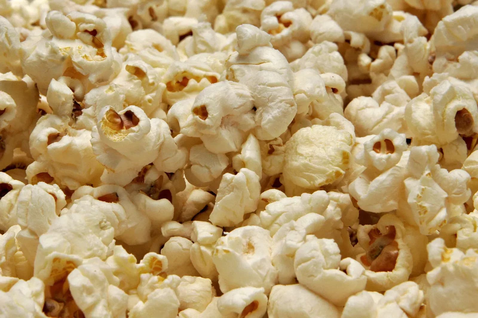 Popcorn Boxes: The Convenient Packaging for Popcorn Lovers!!
