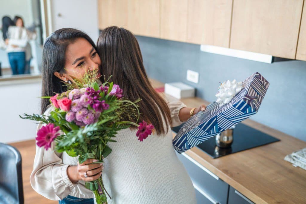 How Giving Flowers Can Improve Relationships and Social Bonds