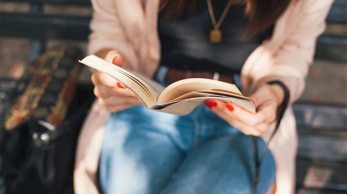 7 Best Books That Expand Your Mind and Intelligence