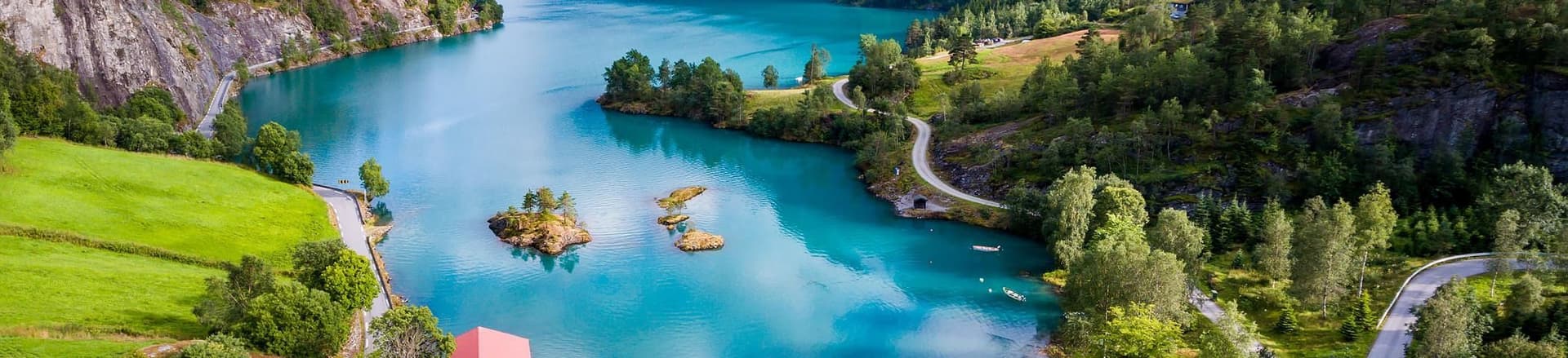 10 Best Palaces to Visit Around the Globe