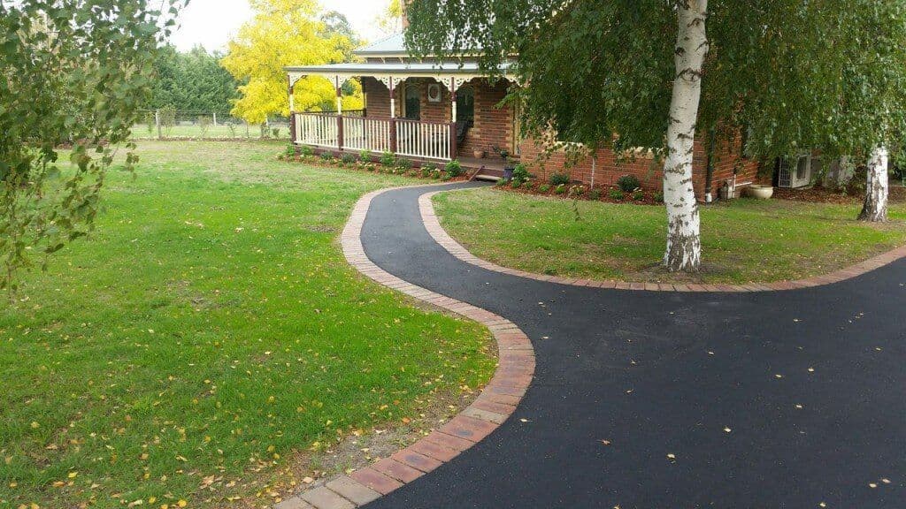 Top 8 Reasons to Choose Concrete Driveway