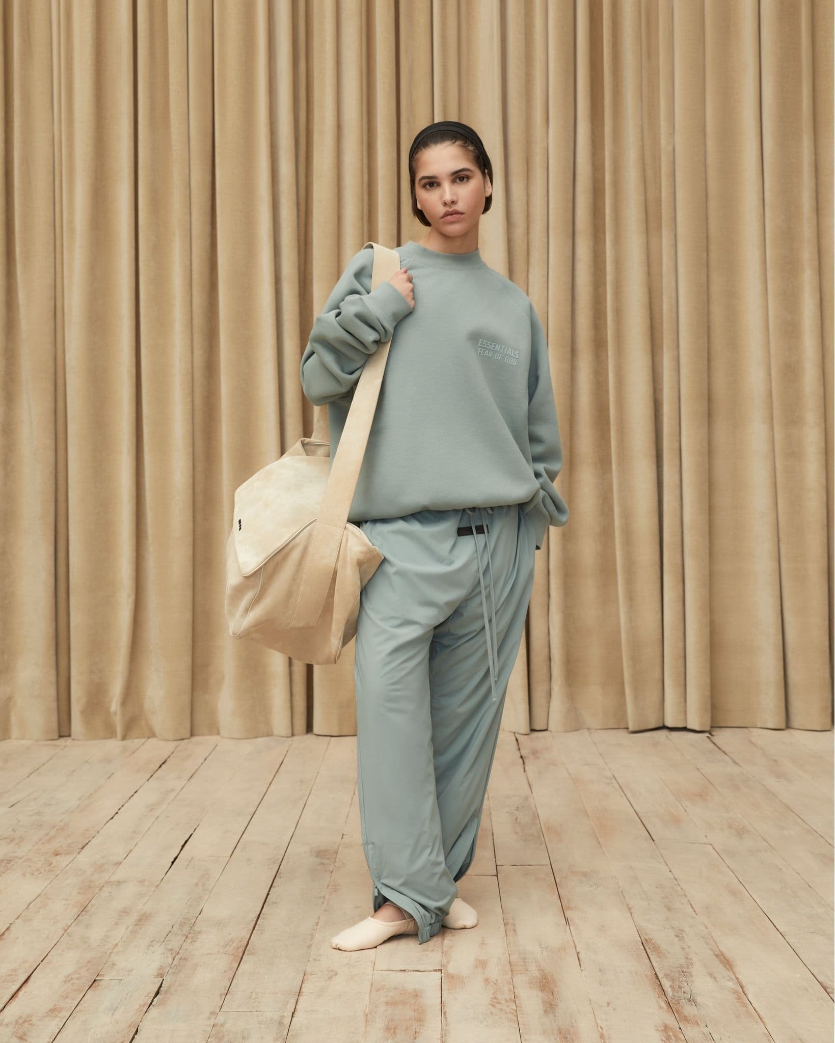 Chic Simplicity: Essentials Clothing Elevates Your Fashion Game