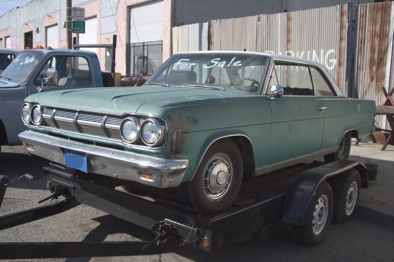 The Pros and Cons of Selling Your Junk Car to a Scrapyard