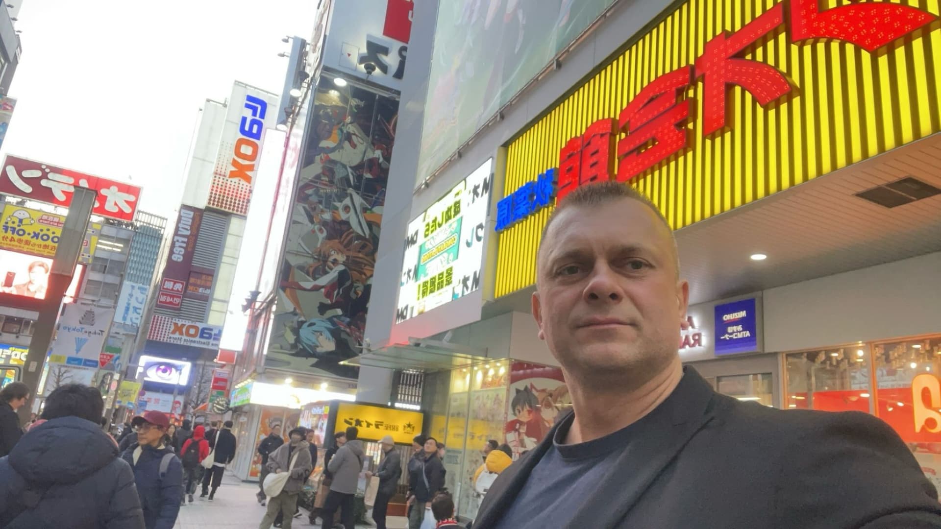 Hire Bodyguard Diamond Services In London, A. & T. U